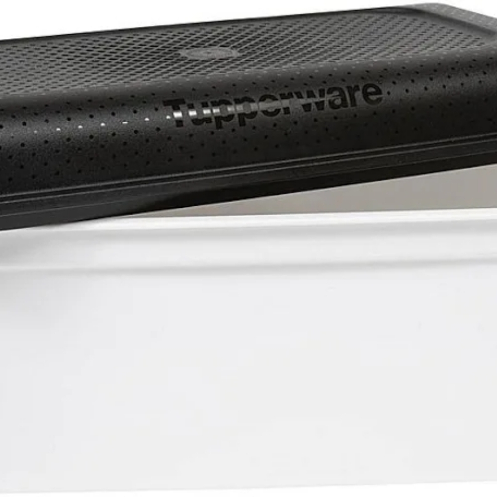 Tupperware Bread Saver Storage Container - Picture 2 of 2